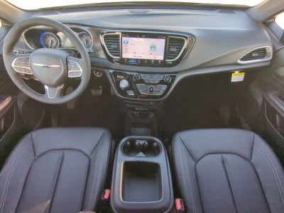 2026 Chrysler Voyager — photo 18 view