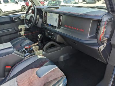 2025 Ford Bronco — photo 11 view