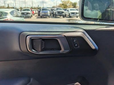 2025 Ford Bronco — photo 17 view