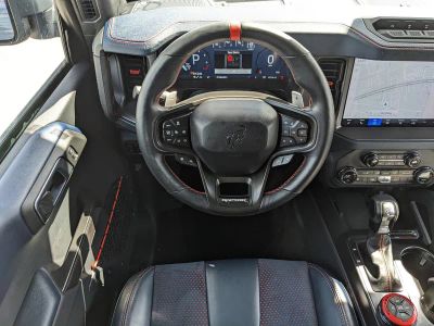 2025 Ford Bronco — photo 13 view