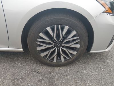 2024 Nissan Altima — photo 10 view