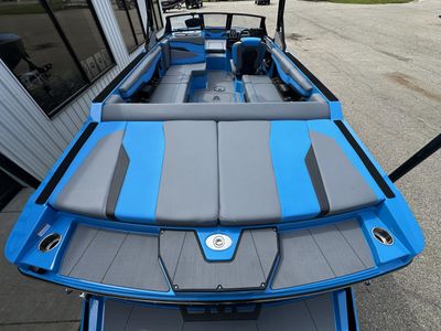 2025 Axis T235 - Photo 10