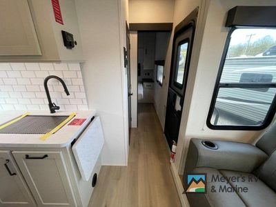 2026 Grand Design Momentum G-Class — photo 12 view
