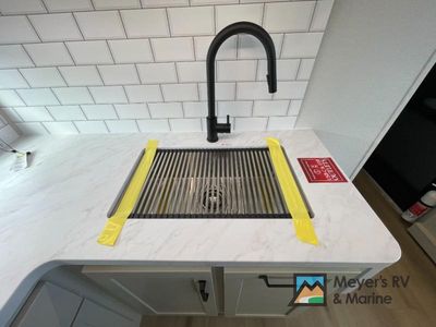 2026 Grand Design Momentum G-Class — photo 10 view