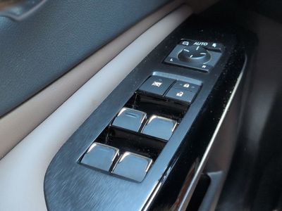2023 Lexus ES - Photo 26