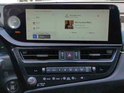 2023 Lexus ES - Photo 18