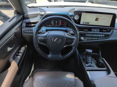2023 Lexus ES - Photo 16