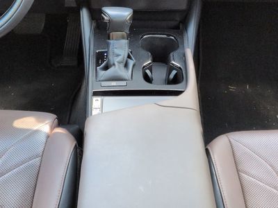 2023 Lexus ES - Photo 19