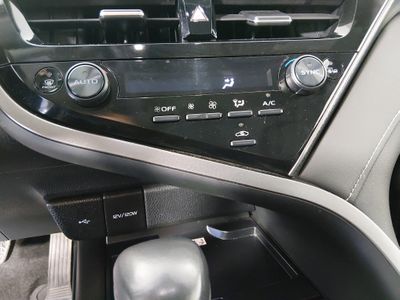 2024 Toyota Camry — photo 18 view