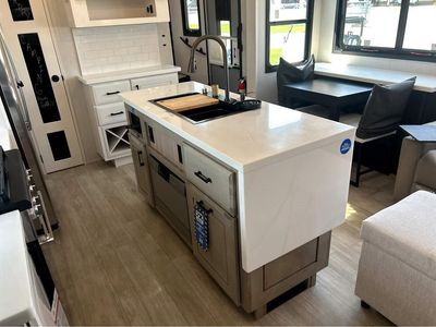 2026 Jayco Pinnacle - Photo 15