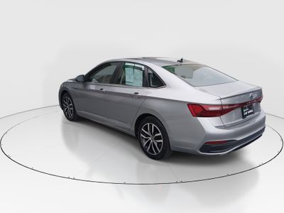 2025 Volkswagen Jetta - Photo 5