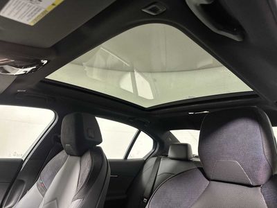 2026 BMW i5 - Photo 17