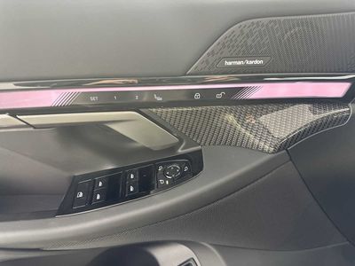 2026 BMW i5 - Photo 13