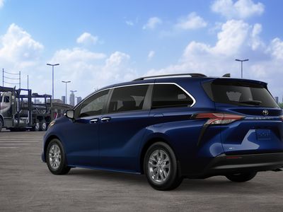 2026 Toyota Sienna — photo 8 view