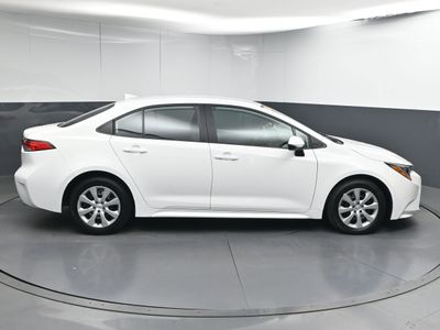 2026 2024 Toyota Corolla LE Sedan — photo 8 view