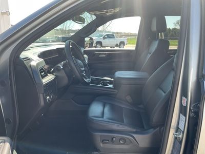 2025 Chevrolet Suburban - Photo 9