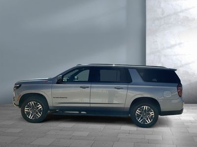 2025 Chevrolet Suburban - Photo 3