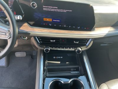 2025 Chevrolet Suburban - Photo 13