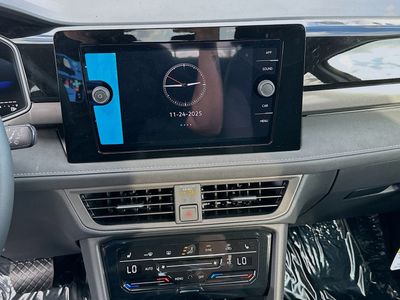 2026 Volkswagen Taos - Photo 12