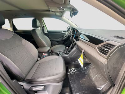 2026 Volkswagen Taos - Photo 24