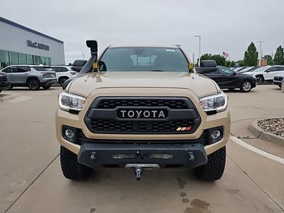2019 Toyota Tacoma - Photo 2
