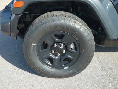 2026 Jeep Wrangler — photo 11 view