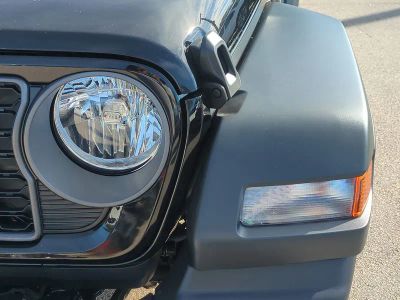 2026 Jeep Wrangler — photo 10 view