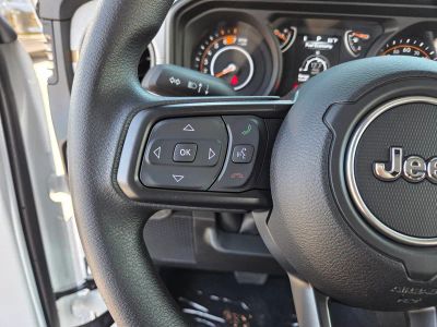 2026 Jeep Wrangler — photo 18 view