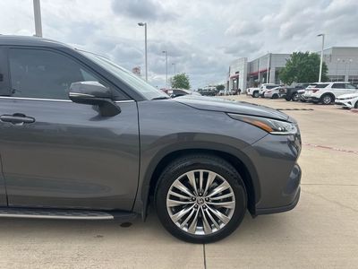 2022 Toyota Highlander - Photo 11