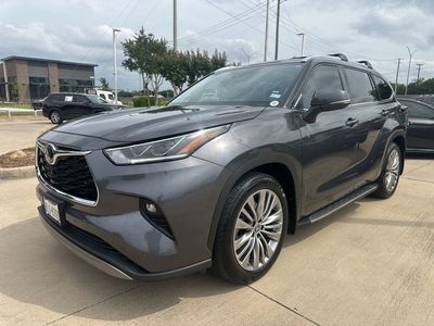 2022 Toyota Highlander - Photo 1