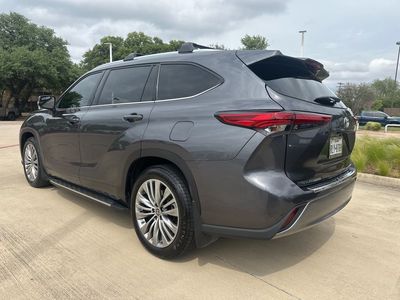 2022 Toyota Highlander - Photo 8