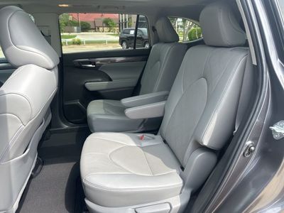 2022 Toyota Highlander - Photo 6