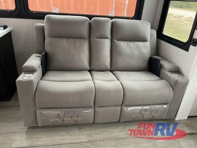 2026 Jayco Pinnacle - Photo 29