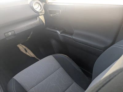 2021 Toyota Tacoma 4WD — photo 20 view