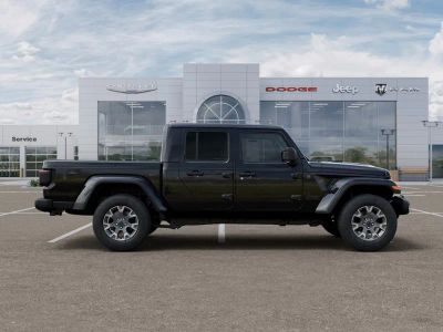 2026 Jeep Gladiator — photo 21 view