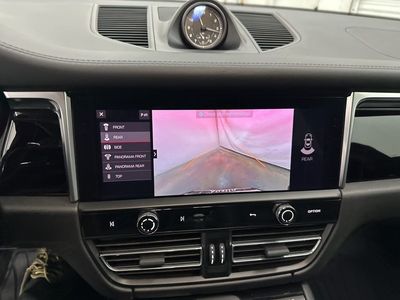 2022 Porsche Macan - Photo 16