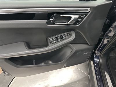 2022 Porsche Macan - Photo 12