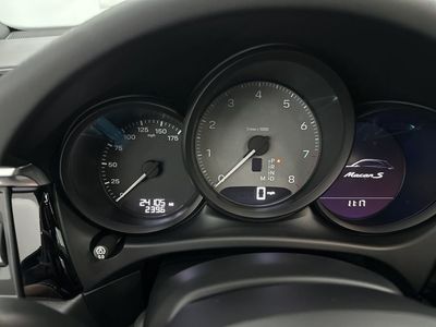 2022 Porsche Macan - Photo 13