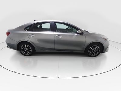 2023 Kia Forte - Photo 8