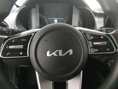 2023 Kia Forte - Photo 12