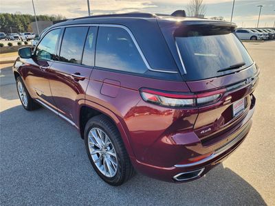 2026 Pre-Owned 2025 Jeep Grand Cherokee - Photo 3