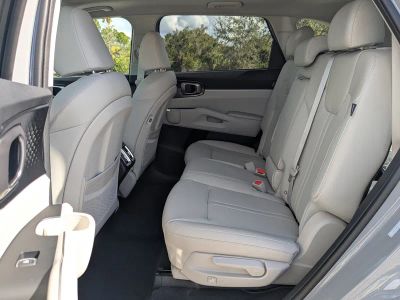 2026 Kia Sorento — photo 16 view