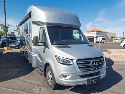 2024 Tiffin WAYFARER — front three-quarter view