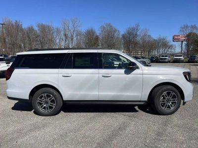 2026 Ford Expedition - Photo 2