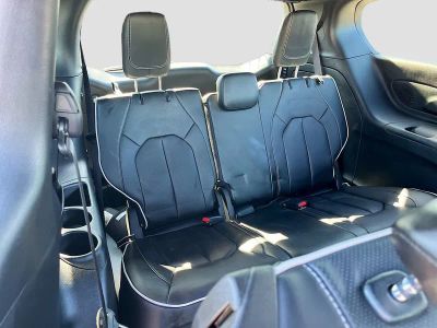 2024 Chrysler Pacifica Hybrid — photo 28 view