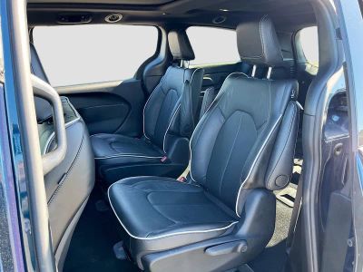 2024 Chrysler Pacifica Hybrid — photo 25 view