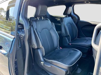 2024 Chrysler Pacifica Hybrid — photo 29 view