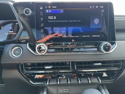 2025 Chevrolet Colorado — photo 11 view