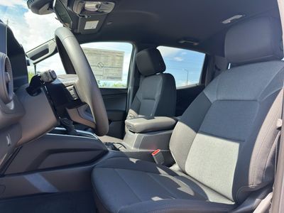 2025 Chevrolet Colorado — photo 10 view