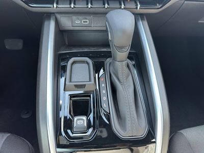 2025 Chevrolet Colorado — photo 12 view
